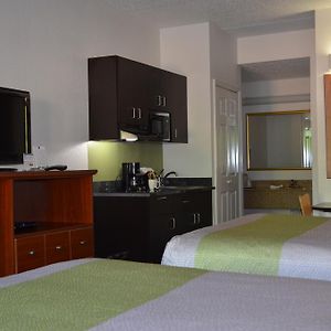 Deluxe Queen Room Two Queen Beds Non-Smoking